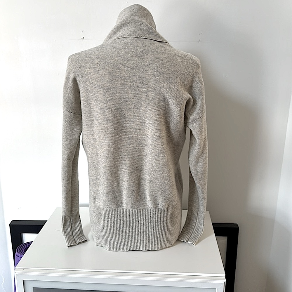 NWOT!! Kier +J 100% Cashmere Light Gray Marled Sweater! S - Picture 3 of 7